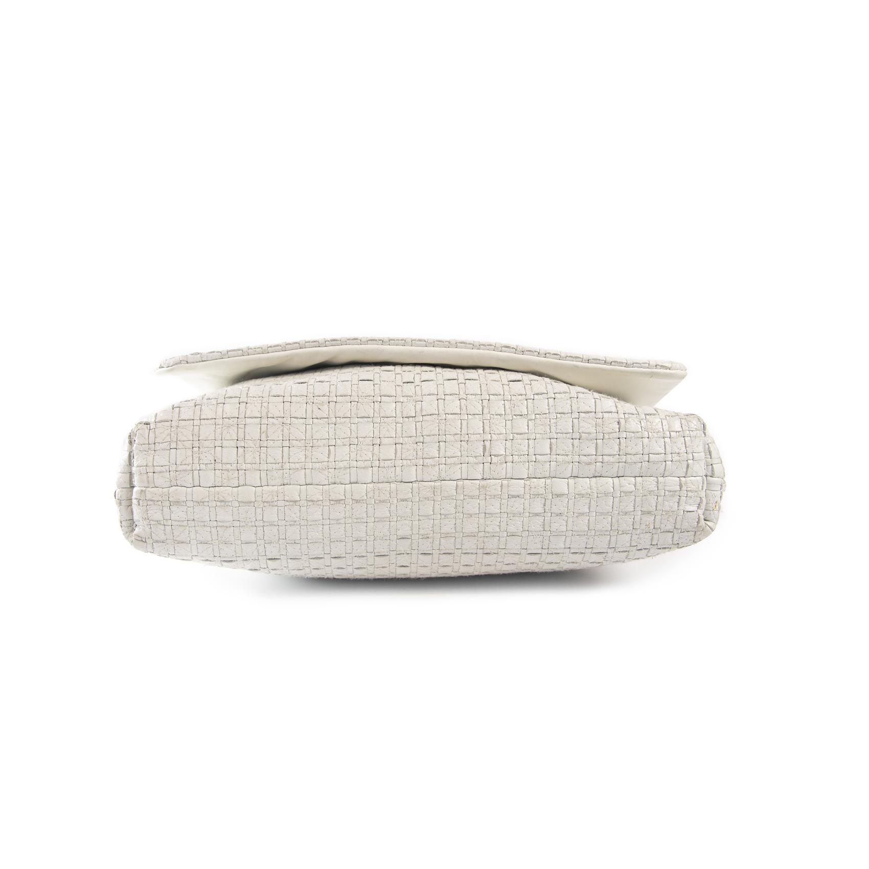 dg2404-bottom